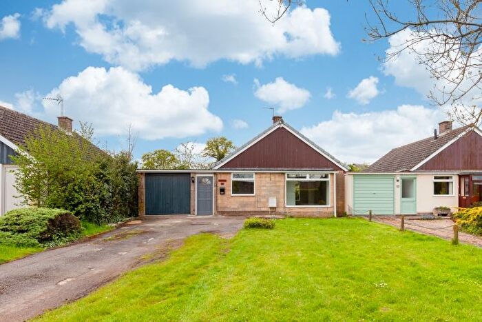 2 Bedroom Bungalow To Rent In Perrott Close, North Leigh, Witney, OX29