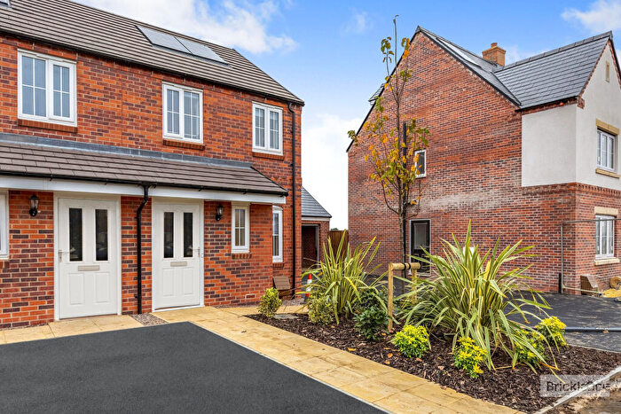 2 Bedroom House To Rent In Sika Avenue, Rothwell, NN14