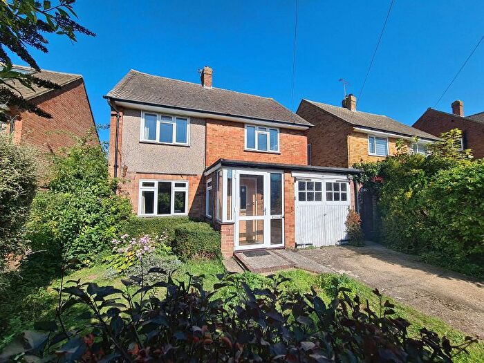 3 Bedroom Detached House For Sale In Norwood Road, Effingham, Surrey, KT24