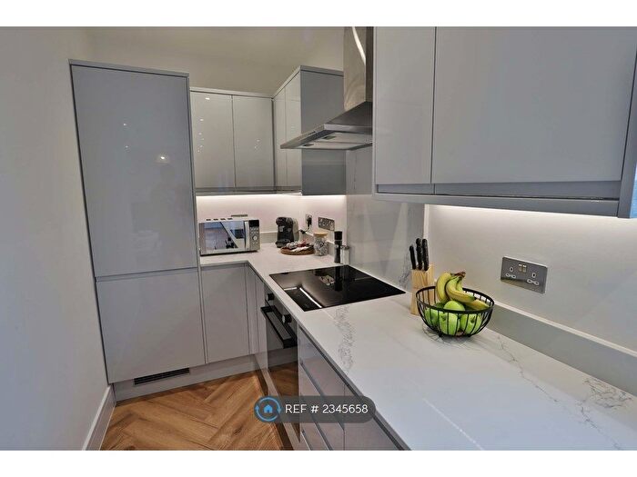2 Bedroom Flat To Rent In Solomons Hill, Rickmansworth, WD3