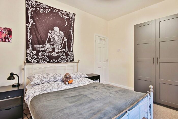 2 Bedroom End Of Terrace House For Sale In Thoresby Street, Hull, HU5