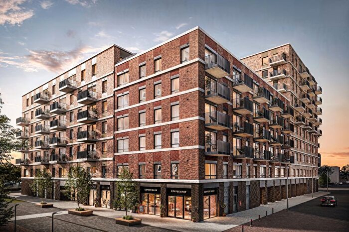 2 Bedroom Flat For Sale In Claxton House, Danestrete, Stevenage, Hertfordshire, SG1