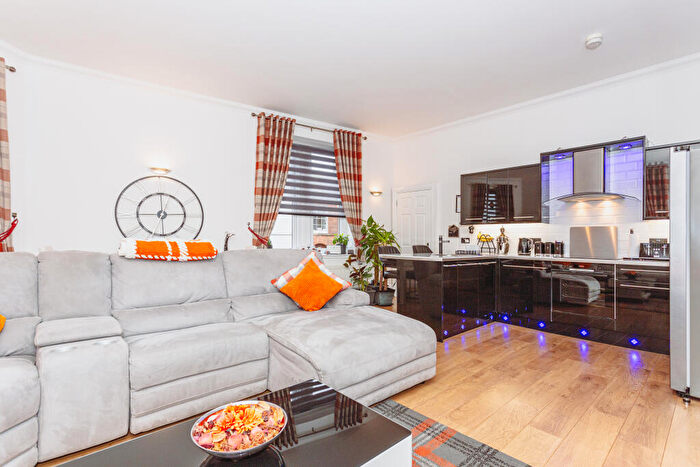 3 Bedroom Flat For Sale In Irish Street, Dumfries, DG1