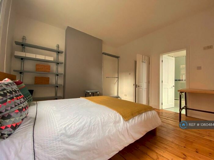 2 Bedroom Flat To Rent In Ribbon Factory, Coventry, CV1