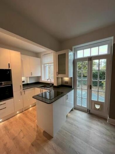 2 Bedroom Flat To Rent In The Causeway, Edinburgh, EH15