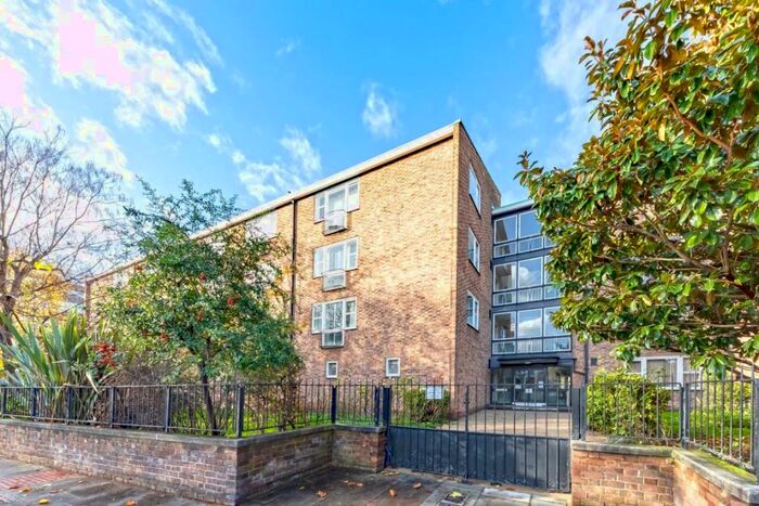 1 Bedroom Flat To Rent In Kennington Park Road, Kennington, SE11