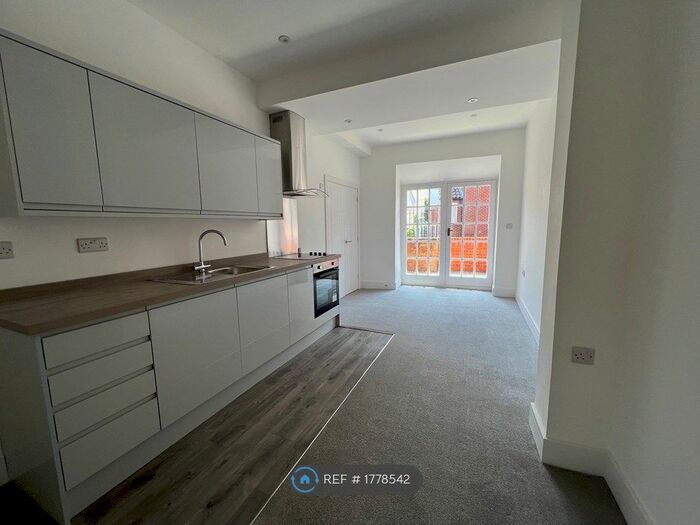 1 Bedroom Flat To Rent In The Mount, Guildford, GU2