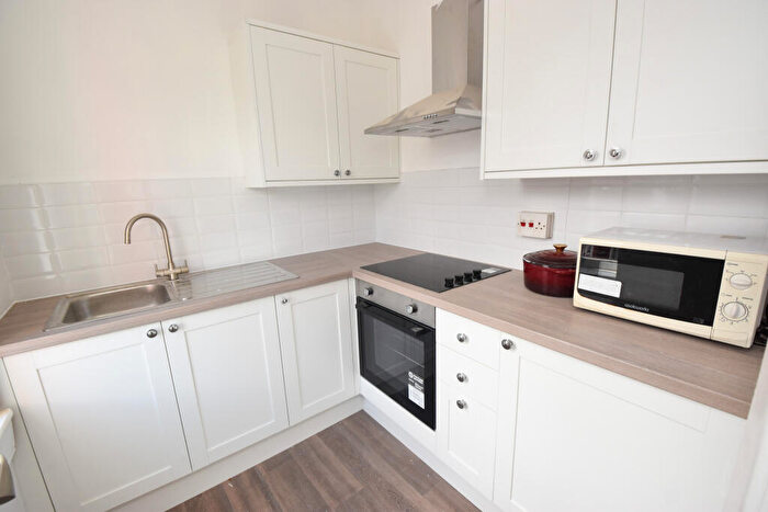 1 Bedroom Flat For Sale In Delamere Road, Flixton, M41