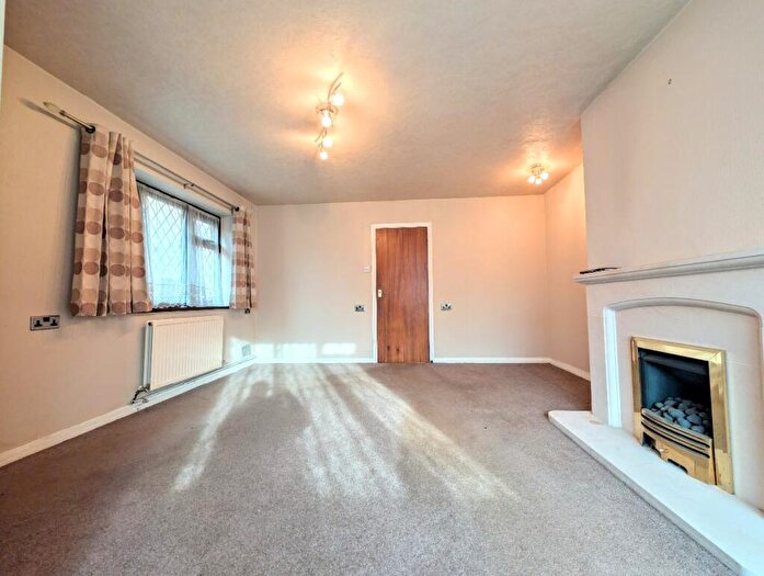 3 Bedroom Bungalow For Sale In Lichfield Close, Farnworth, Bolton, BL4