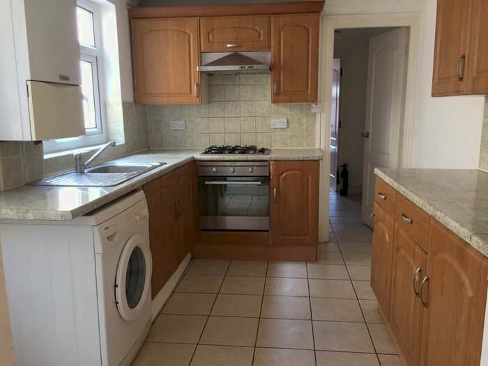 3 Bedroom Flat To Rent In Markhouse Road, Walthamstow, London, E17