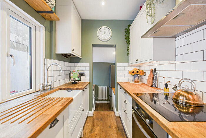 2 Bedroom Cottage For Sale In Crescent Road, Hemel Hempstead, HP2
