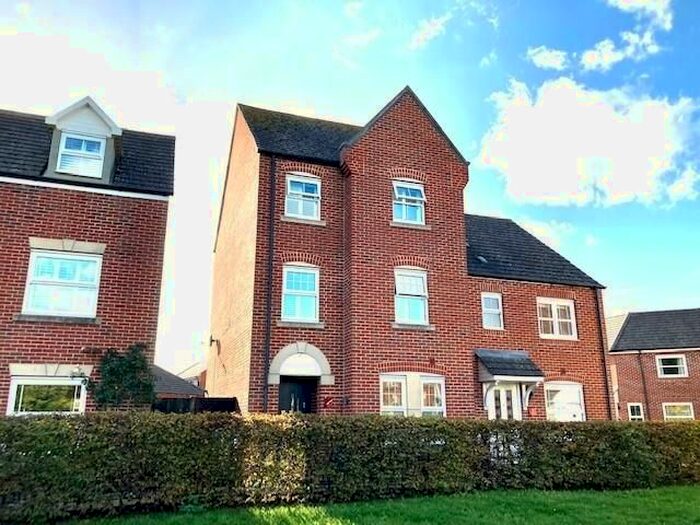 3 Bedroom Semi-Detached House To Rent In Jennetts Park, Bracknell, RG12