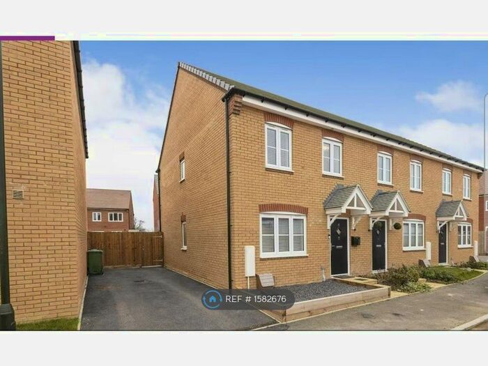 3 Bedroom End Of Terrace House To Rent In Niblett Close, Hardwicke, Gloucester, GL2