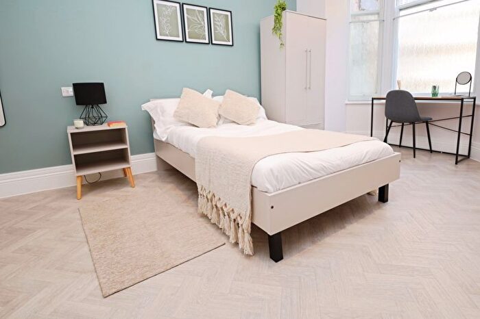 1 Bedroom Flat To Rent In Old Christchurch Road, Bournemouth, BH1