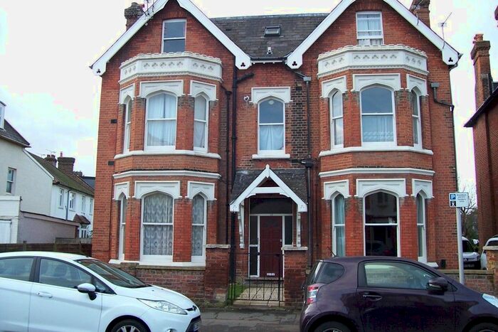 1 Bedroom Flat To Rent In Seymour Road, Kingston Upon Thames, KT1