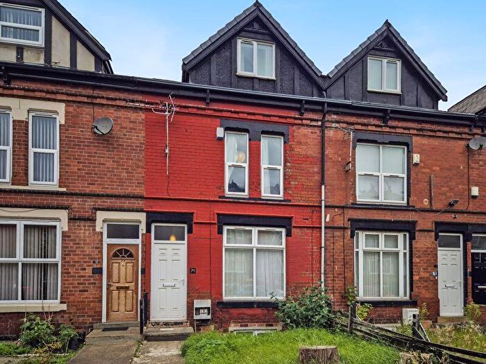 6 Bedroom Terraced House For Sale In Royal Park Avenue, Leeds, LS6
