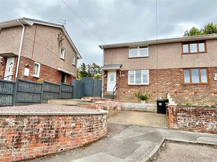 3 Bedroom Semi-Detached House For Sale In Highfield Road, Ruardean, GL17