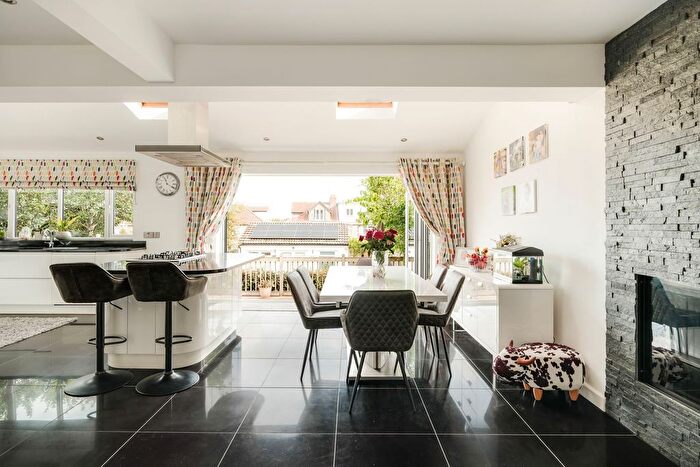 4 Bedroom Semi Detached House For Sale In West Broadway, Bristol, BS9