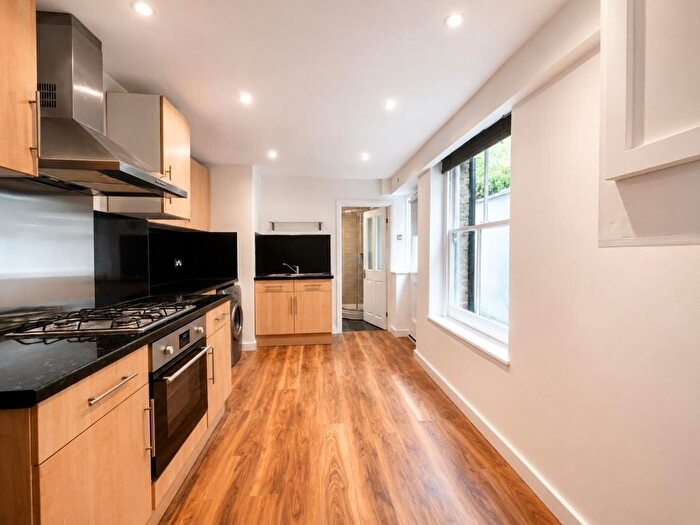 1 Bedroom Flat To Rent In Whiteley Road, Crystal Palace, London, SE19