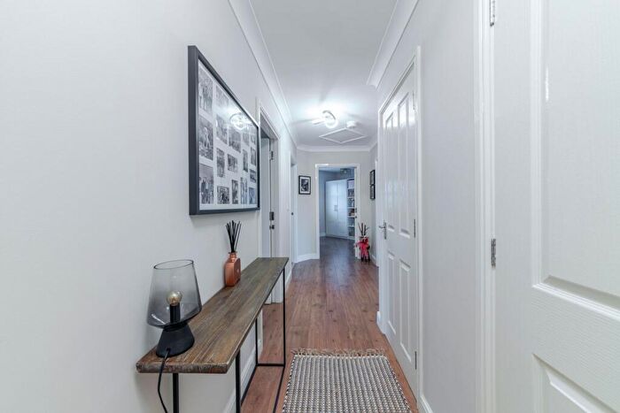 2 Bedroom Flat For Sale In Maes Deri, Ewloe, CH5