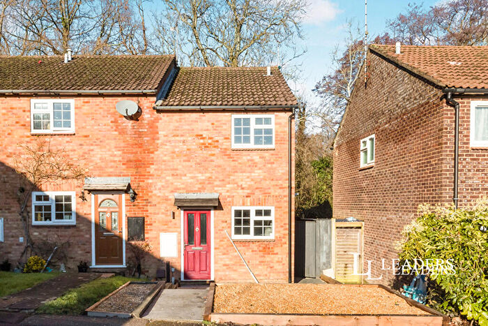 2 Bedroom Terraced House To Rent In Chestnut Close, East Grinstead, RH19