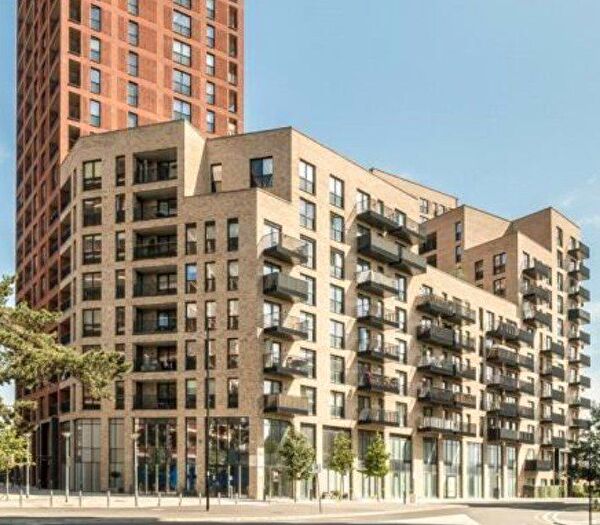 2 Bedroom Finca To Rent In Healum Avenue, Southall, UB2