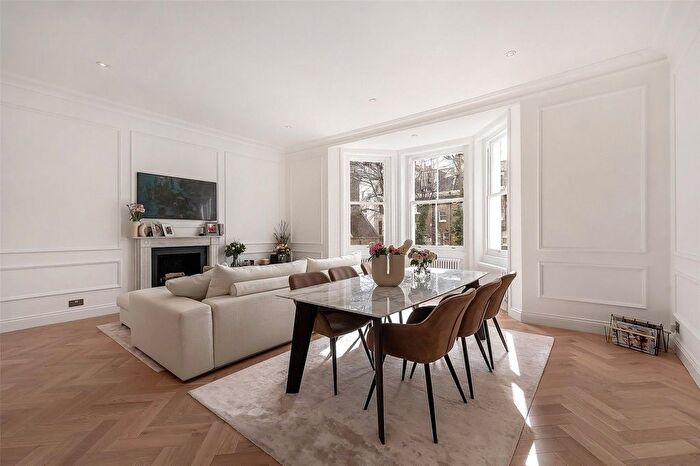 3 Bedroom Flat To Rent In Redcliffe Gardens, London, SW10