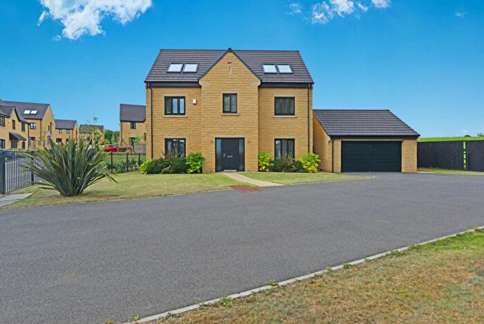 5 Bedroom Detached House For Sale In Kensington Way, Gomersal, Cleckheaton, West Yorkshire, BD19