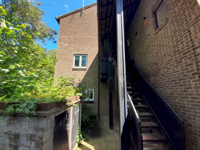 1 Bedroom Flat To Rent In Tranlands Brigg, Heelands, MK13