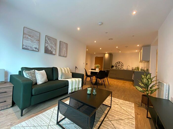 2 Bedroom Flat To Rent In Phoenix, Saxton Lane, Leeds, LS9