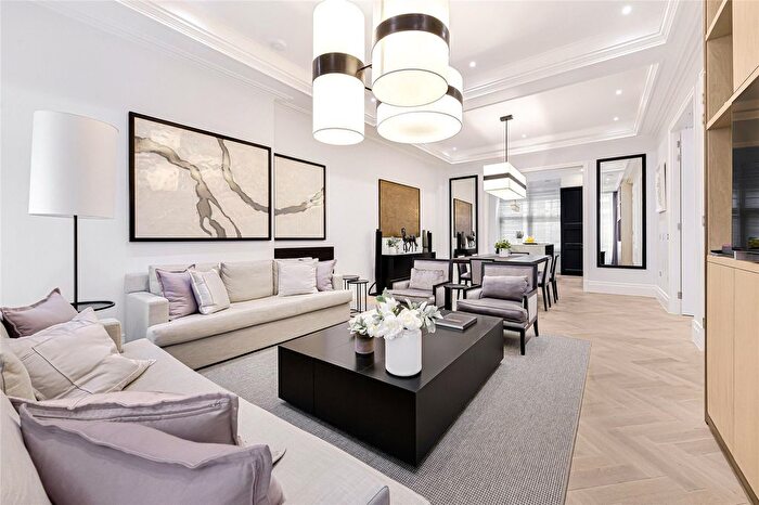 3 Bedroom Flat To Rent In Old Queen Street, Westminster, London, SW1H