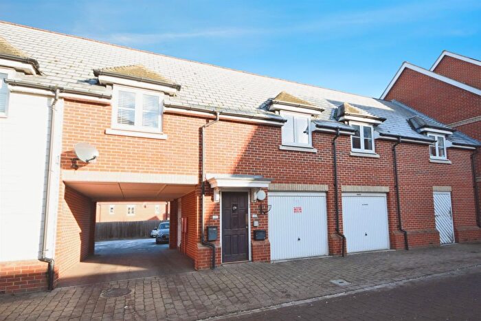 1 Bedroom Flat For Sale In Harberd Tye, Great Baddow, Chelmsford, CM2