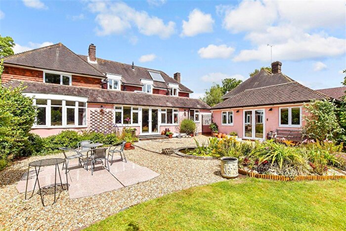 4 Bedroom Detached House For Sale In Woodchurch Road, Tenterden, Kent, TN30