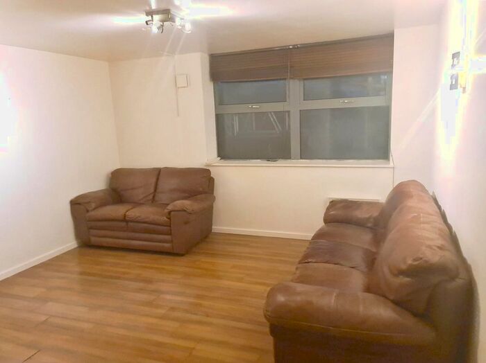 1 Bedroom Flat To Rent In Romford Road, Forest Gate, E7