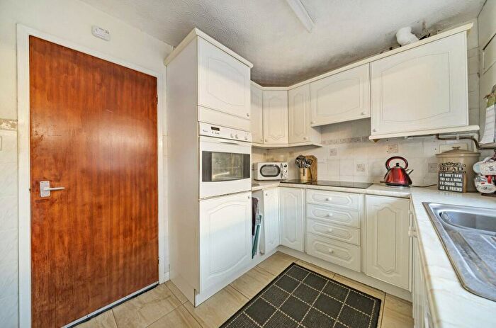 2 Bedroom Bungalow For Sale In Glandwr Park, Builth Wells, Powys, LD2