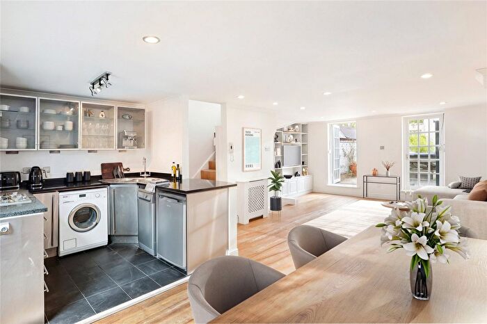 2 Bedroom Flat For Sale In King Street, London, W6