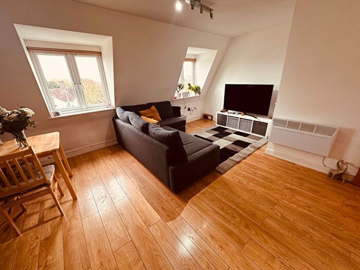 1 Bedroom Flat To Rent In Western Mansions, Barnet, EN5