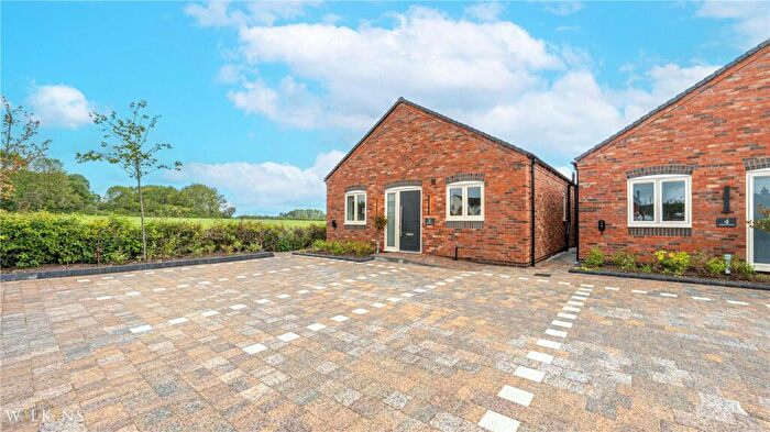 2 Bedroom Bungalow For Sale In Little Warton Road, Warton, Tamworth, Warwickshire, B79