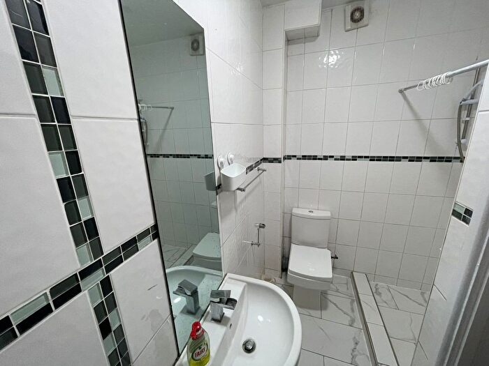 Studio To Rent In Mayesbrook Road, Ilford, Essex, IG3