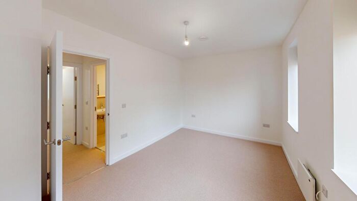 4 Bedroom Town House To Rent In Solar Avenue, Leeds, West Yorkshire, LS9