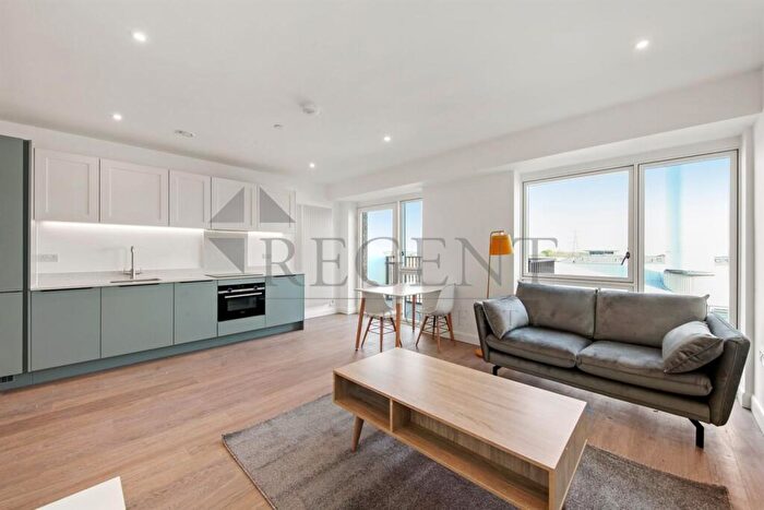 Apartment To Rent In Botanist House, Seagull Lane, E16