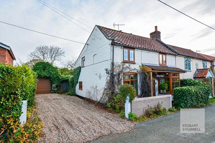 4 Bedroom Character Property For Sale In Hulver Cottage, The Street, Swanton Abbott, Norfolk, NR10