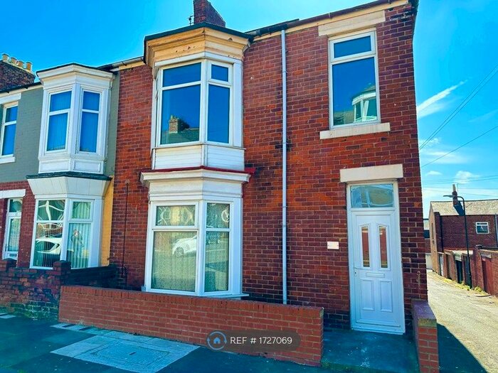 2 Bedroom Flat To Rent In Julian Street, South Shields, NE33
