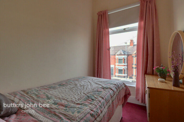 3 Bedroom Terraced House For Sale In Gainsborough Road, Crewe, CW2