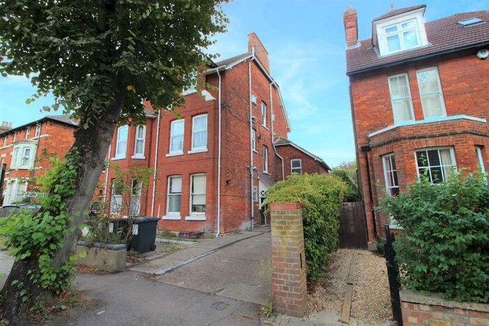 2 Bedroom Flat To Rent In Chaucer Road, Bedford, MK40