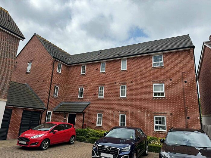 2 Bedroom Flat To Rent In Hutton Close, Newbury, RG14