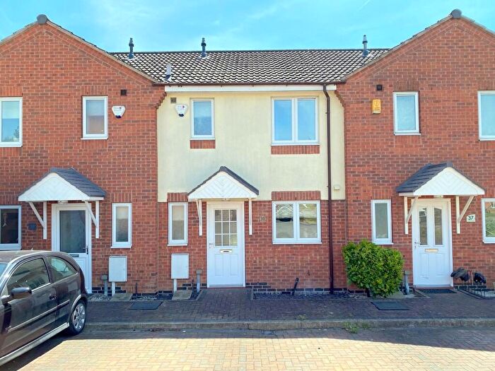 3 Bedroom Town House To Rent In Priory Way, Ripley, DE5