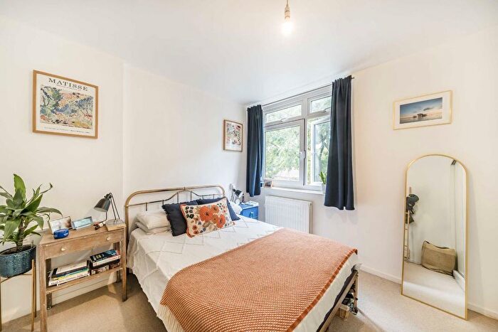 1 Bedroom Flat To Rent In Deeside Road, Earlsfield, SW17