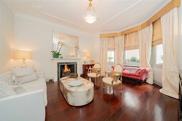 3 Bedroom Flat For Sale In Ashley Gardens, Westminster, SW1P