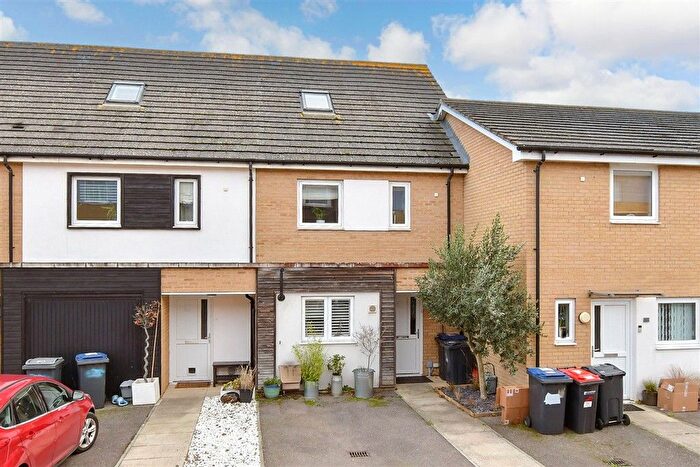 4 Bedroom Terraced House For Sale In Olympia Way, Whitstable, Kent, CT5